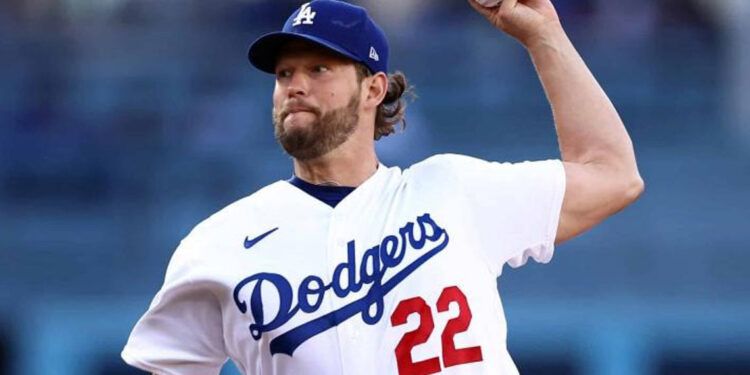 Kershaw domina a Scherzer en triunfo de Dodgers sobre Azulejos