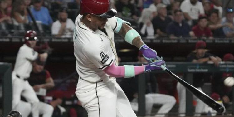 Marte y Perdomo jonronean, pero Diamondbacks caen ante Rangers