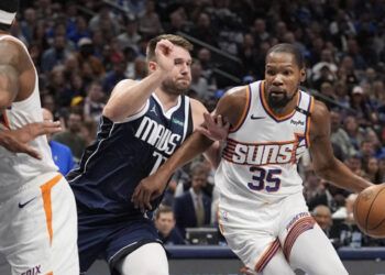 Kevin Durant estará fuera dos semanas por lesión en pantorrilla