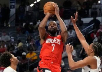 Kevin Durant firma extensión de dos años con los Rockets