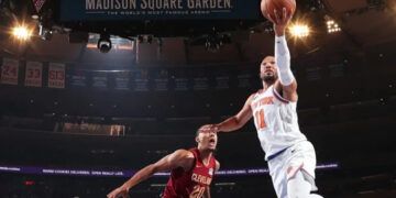 Knicks debutan con triunfo ante Cavaliers gracias a Towns, Brunson y Anunoby