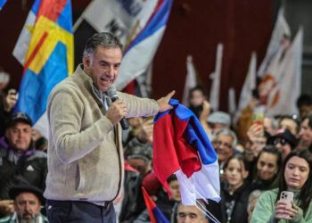 La izquierda se reúne en la juramentación de Orsi