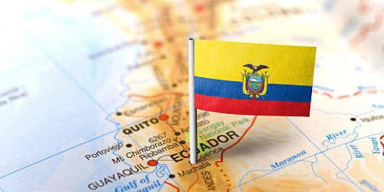 Hallan tres reclusos muertos y una granada en cárcel de Ecuador