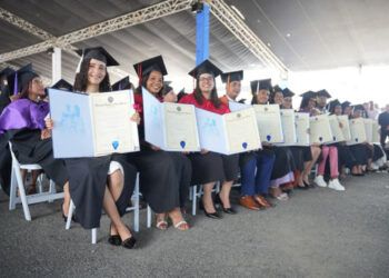 La UASD gradúa 2,868 profesionales en Baní y el Sur del país