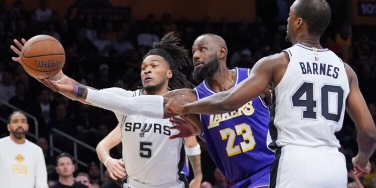 Lakers caen ante Spurs sin Wembanyama en la Copa NBA
