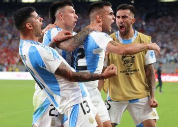Lautaro marca y Argentina pasa a cuartos en Copa América