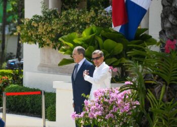 Lavrov se reúne con canciller dominicano en visita histórica