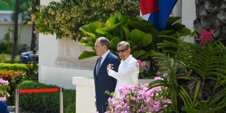 Lavrov se reúne con canciller dominicano en visita histórica