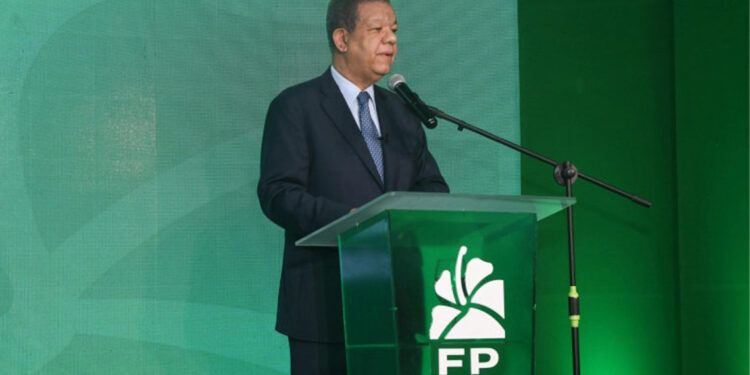 Leonel Fernández critica políticas migratorias y visas en Haití