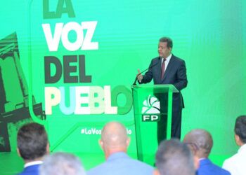 Leonel Fernández enumera 100 obras realizadas en Santiago