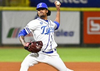 Leones del Escogido firman a Génesis Cabrera, Héctor Pérez y Luis Santos