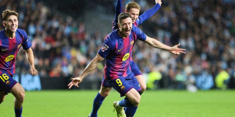 Lewandowski firma un ‘hat-trick’ y acerca al Barça al Real Madrid