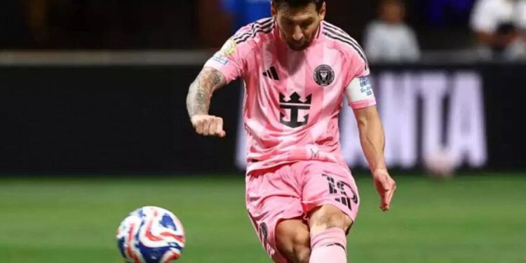 Messi decide con un tiro libre la victoria del Inter 2-1 ante FC Porto