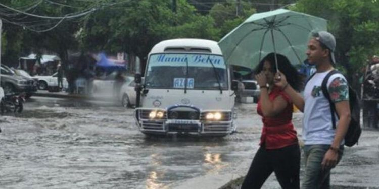 Lluvias aisladas y calor persistente este jueves en RD