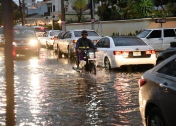 Lluvias causan estragos en Santo Domingo Norte y Distrito Nacional