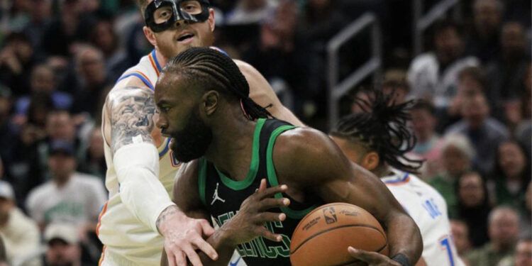 Los Thunder aseguran playoffs, Bridges brilla y Horford destaca