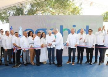 Luis Abinader inaugura carreteras estratégicas en la sierra de Santiago
