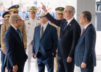 Luis Abinader y expresidentes acuerdan política común sobre Haití