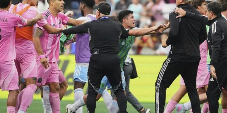 Luis Suárez suspendido seis partidos en Leagues Cup por escupitajo