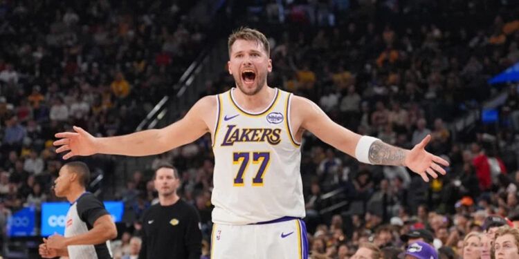Luka Doncic lidera triunfo de Lakers ante Knicks