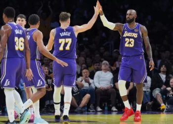 Luka y LeBron impulsan triunfo de Lakers sobre Clippers