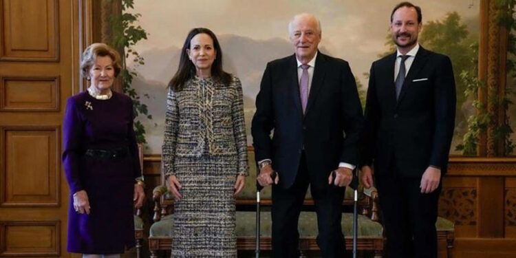 Machado es recibida por los reyes de Noruega