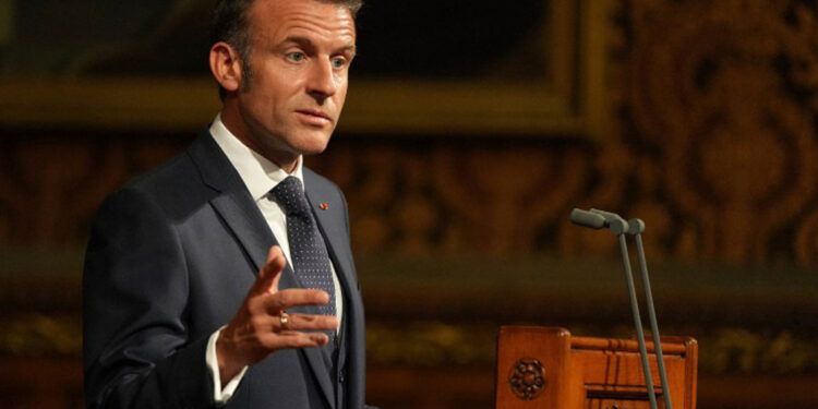 Macron insta al Reino Unido a mantenerse cerca de Europa tras el Brexit