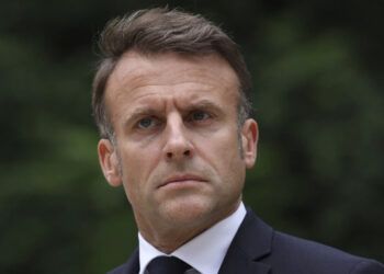 Macron pide una coalición amplia en el parlamento francés