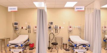Madre pide ayuda para salvar a su hijo hospitalizado.