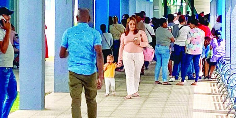 Madres preocupadas por virus respiratorios que afectan a sus hijos