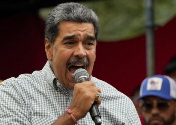 Maduro acusa a Abinader de "ladrón" por confiscación de avión en RD