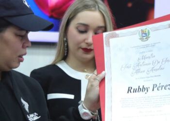 Maduro otorga nacionalidad venezolana póstuma a Rubby Pérez