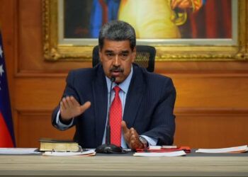 Maduro promete entregar actas y asegura tener pruebas divinas