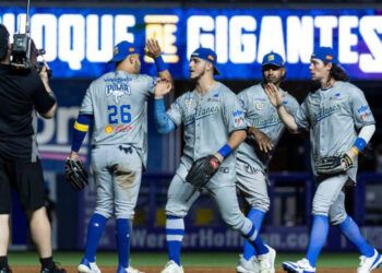 Magallanes avanza a la final tras vencer a Estrellas 3-2