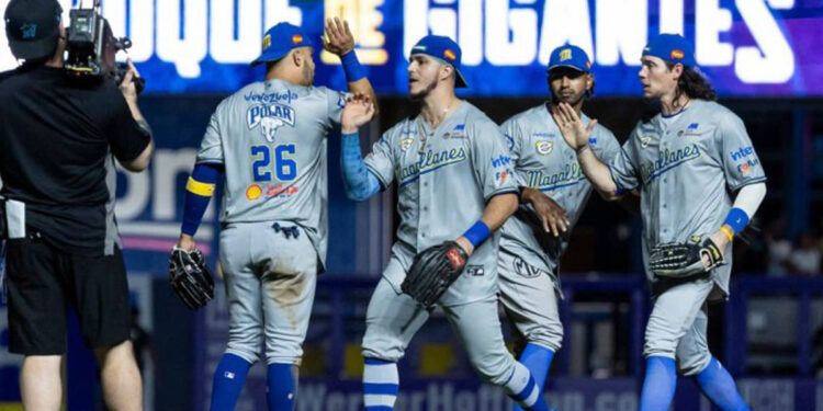 Magallanes avanza a la final tras vencer a Estrellas 3-2
