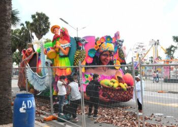 Malecón listo para Desfile Nacional del Carnaval
