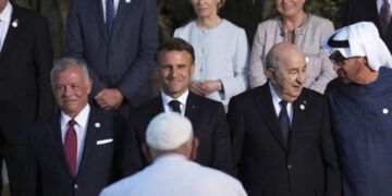Mandatarios de europa debaten migración y seguridad en cumbre.