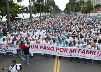 Marcha “Un paso por mi familia” moviliza miles en todo el país