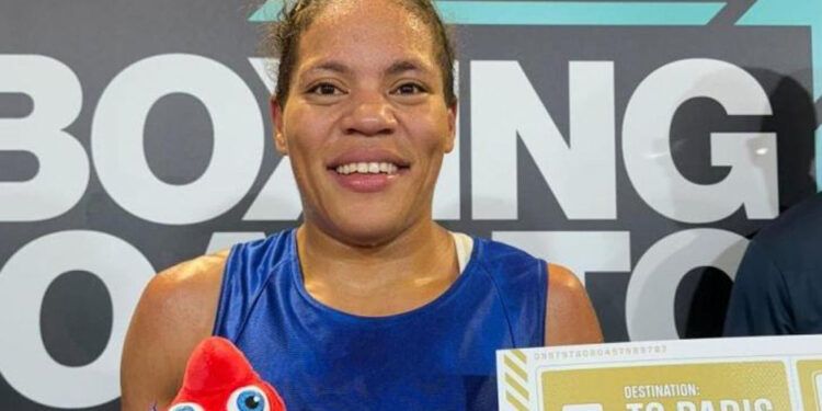 María Moronta, la dominicana que dejó de vender huevos por el boxeo