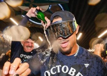 Marineros vencen a Rockies y aseguran boleto a playoffs