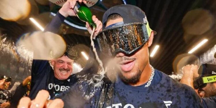 Marineros vencen a Rockies y aseguran boleto a playoffs