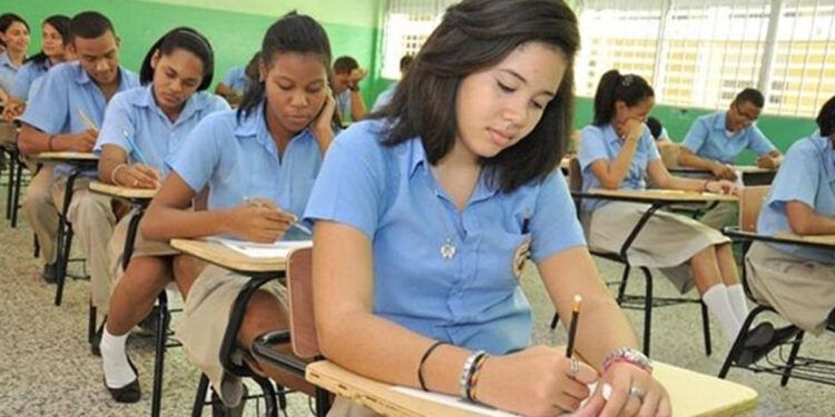Más de 41,000 estudiantes inician segunda convocatoria de Pruebas Nacionales 2024