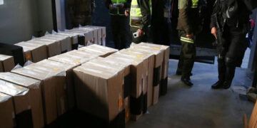 Más de 82,000 bolivianos votarán en España en la segunda vuelta presidencial