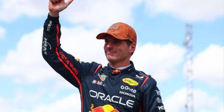 Max Verstappen gana el sprint del GP de Estados Unidos tras choque de los McLaren