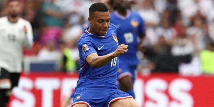 Mbappé brilla y Francia vence 2-0 a Alemania en Liga de Naciones