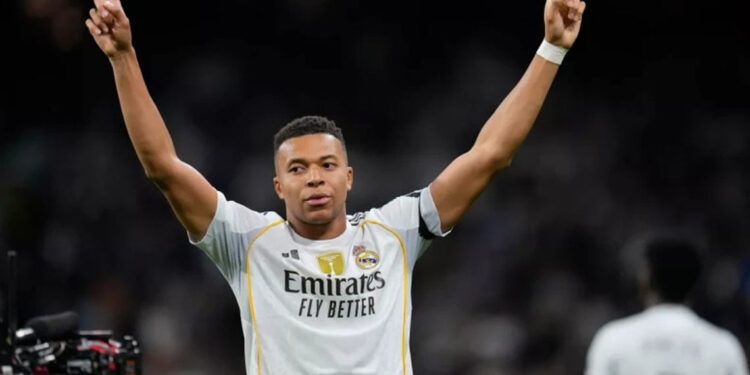 Mbappé estará de baja tres semanas por esguince de rodilla