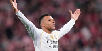 Mbappé impulsa al Real Madrid con doblete ante el Athletic