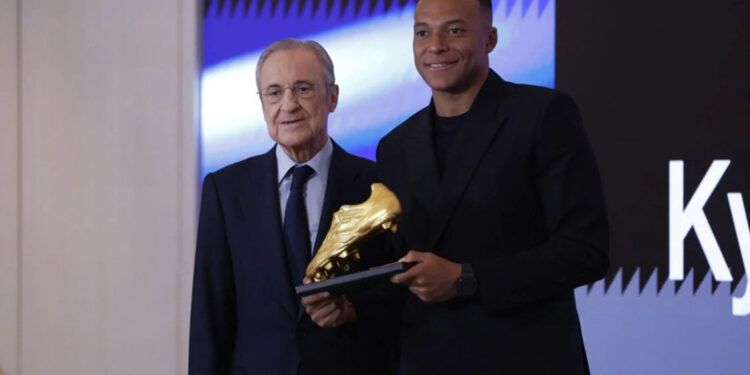 Mbappé recibe la Bota de Oro y agradece al Real Madrid