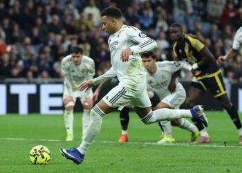 Mbappé salva al Real Madrid con penal ante el Rayo