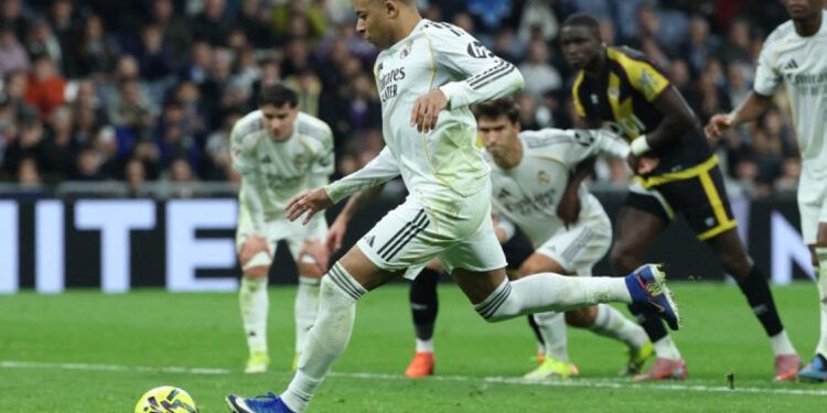 Mbappé salva al Real Madrid con penal ante el Rayo